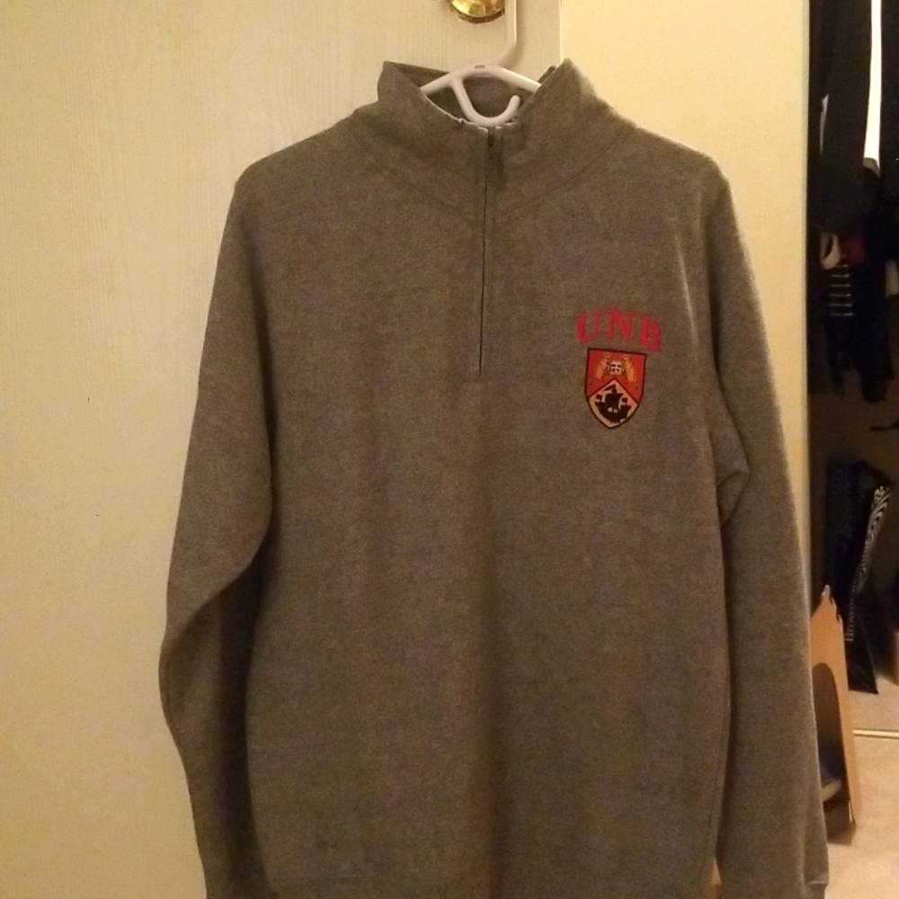 UNB sweater